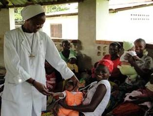 Sister Godelieve in medical centre in Lemfu in Congo